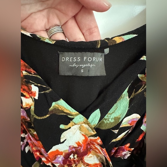 Floral romper / Pantsuit Size Small - Picture 5 of 6